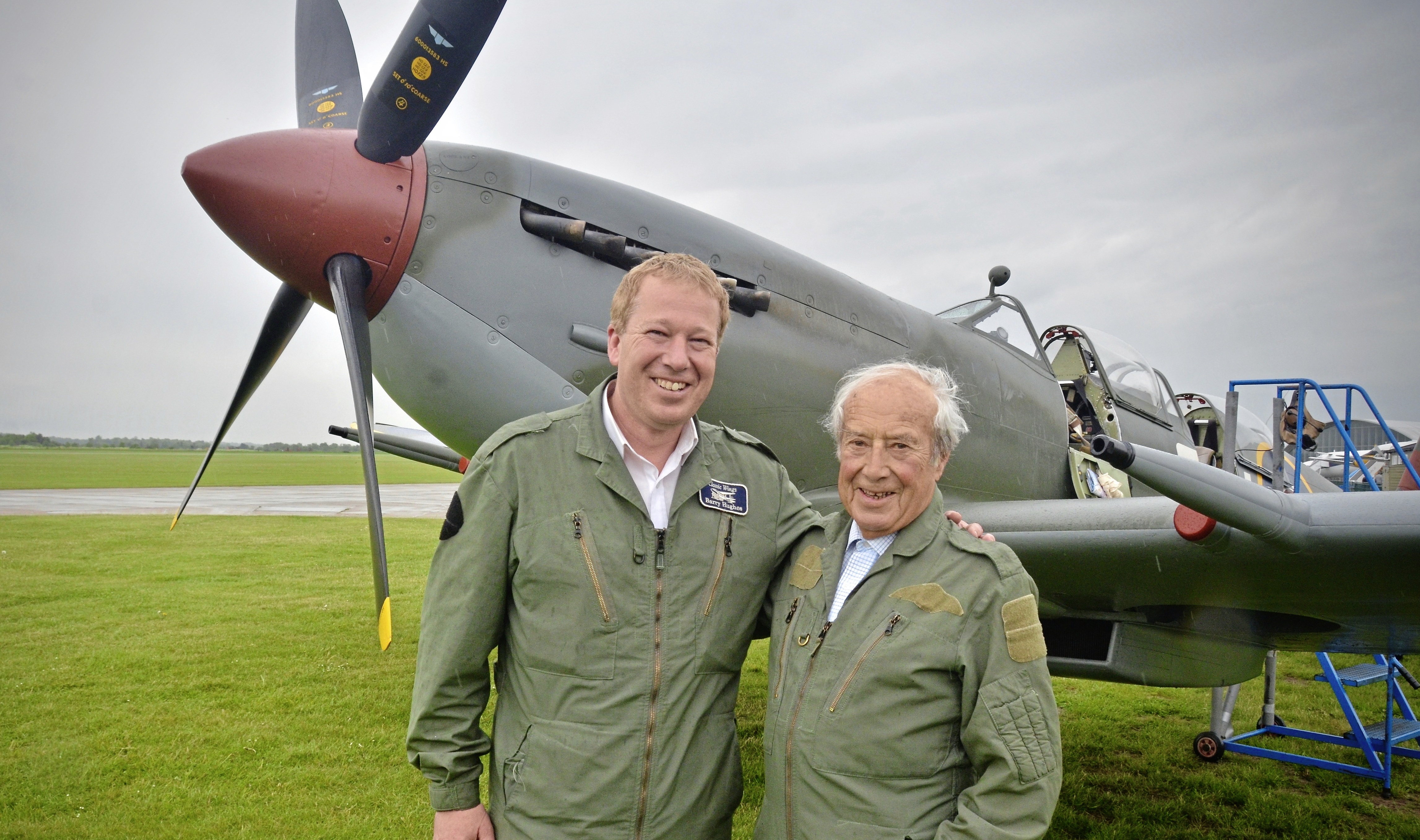 Ex-RAF Islander finally gets his dream flight in a Spitfire | Jersey Evening Post